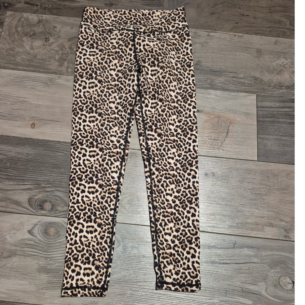 Zyia Active Leopard Print Ruched Back Capri Leggings Women Size 6-8 Yoga